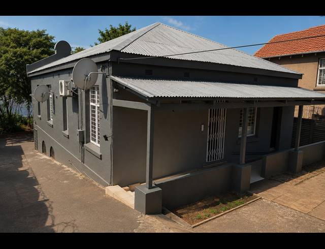 6 BEDROOM FREESTANDING FOR SALE IN WINDERMERE